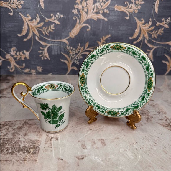 Vintage Kaiser Schonbrunn Demitasse Cup Saucer Green Gold - Picture 3 of 9